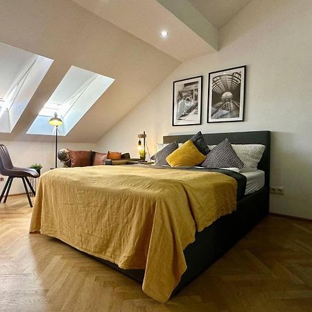Designer Apartments, 2 Min To U1 Reumannplatz فيينا المظهر الخارجي الصورة