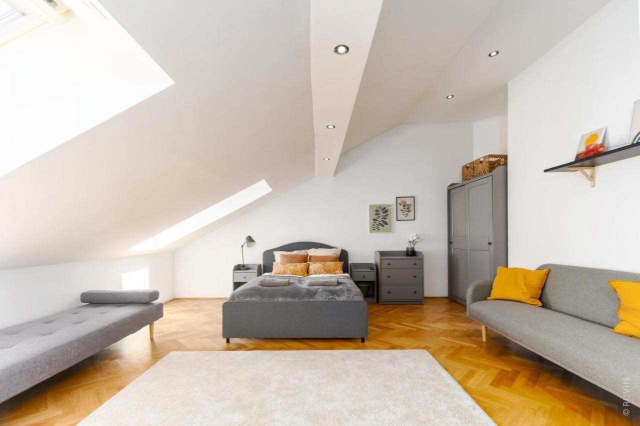 Designer Apartments, 2 Min To U1 Reumannplatz فيينا المظهر الخارجي الصورة