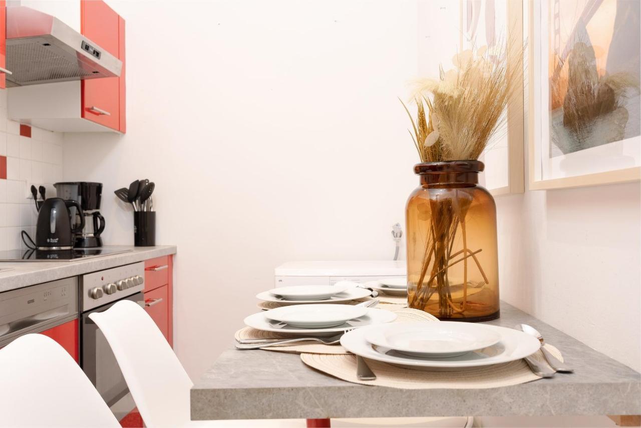 Designer Apartments, 2 Min To U1 Reumannplatz فيينا المظهر الخارجي الصورة