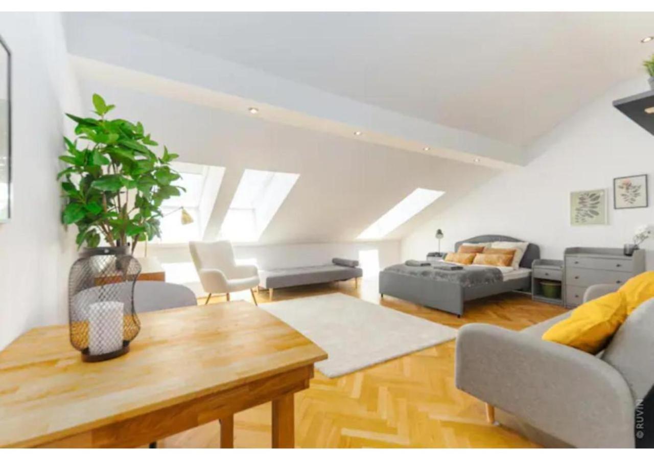 Designer Apartments, 2 Min To U1 Reumannplatz فيينا المظهر الخارجي الصورة