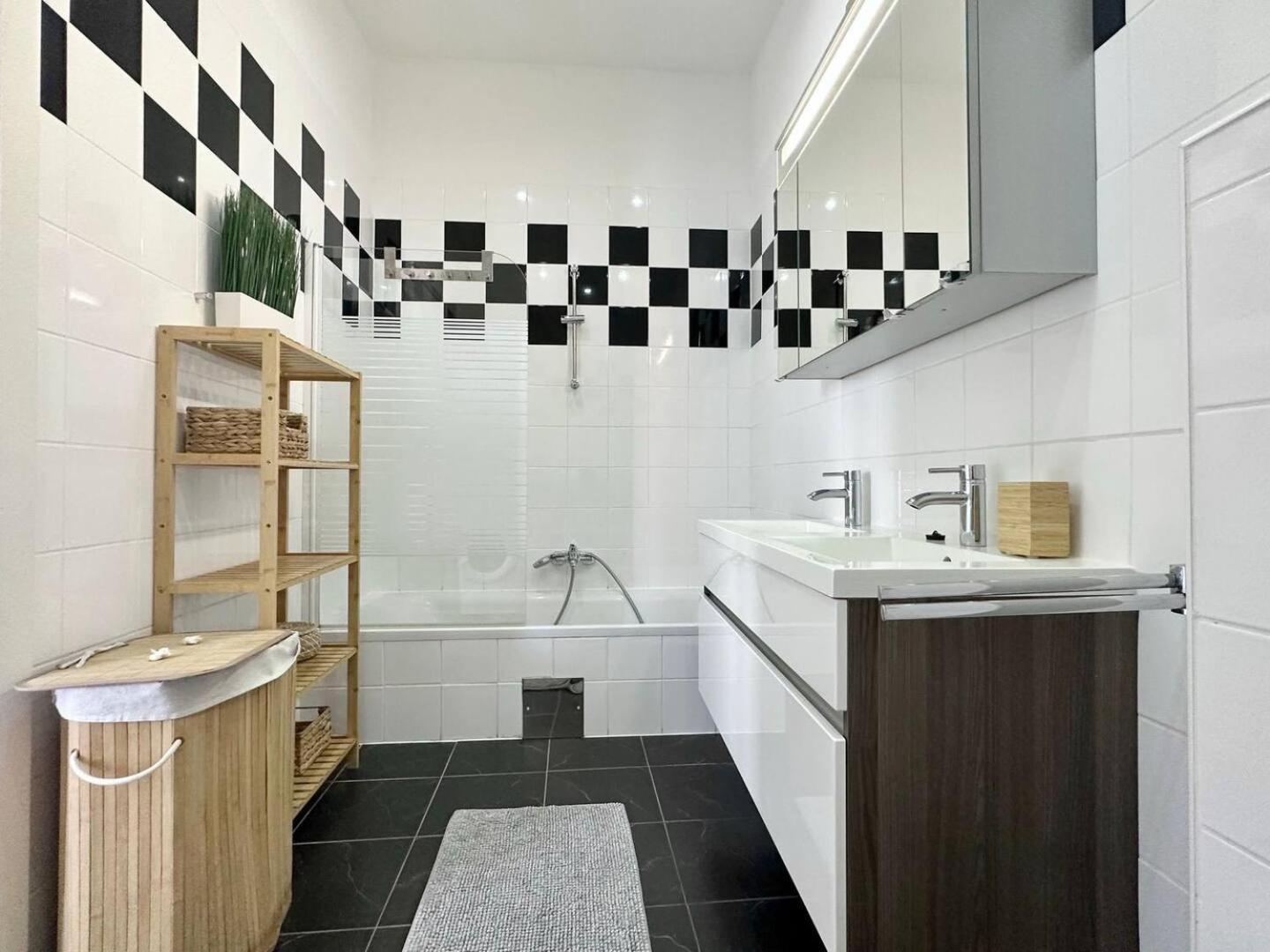Designer Apartments, 2 Min To U1 Reumannplatz فيينا المظهر الخارجي الصورة