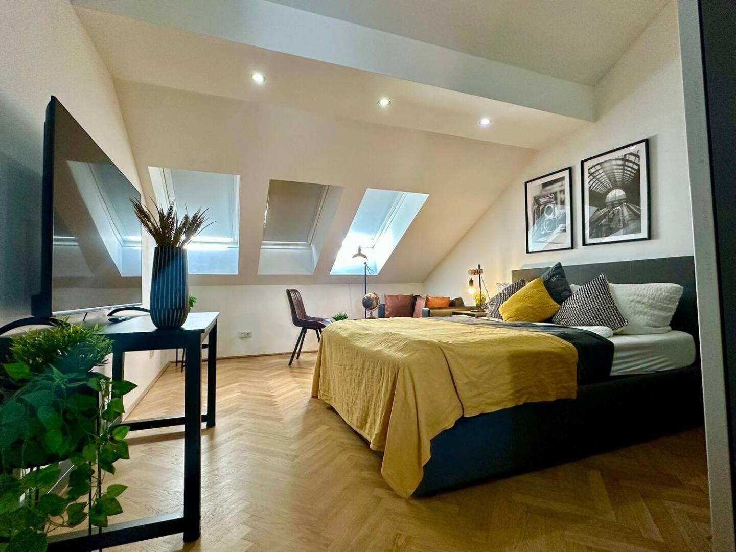 Designer Apartments, 2 Min To U1 Reumannplatz فيينا المظهر الخارجي الصورة