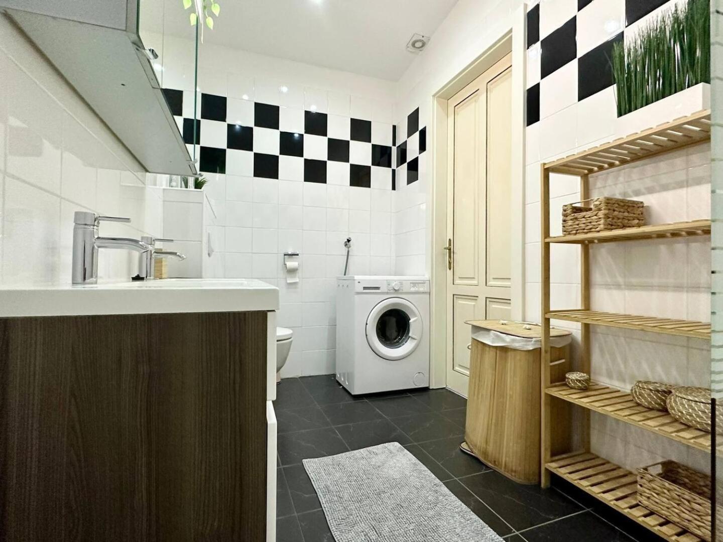 Designer Apartments, 2 Min To U1 Reumannplatz فيينا المظهر الخارجي الصورة